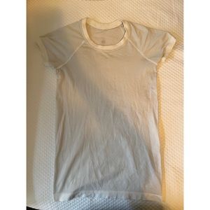 Lululemon swiftly tech short sleeve